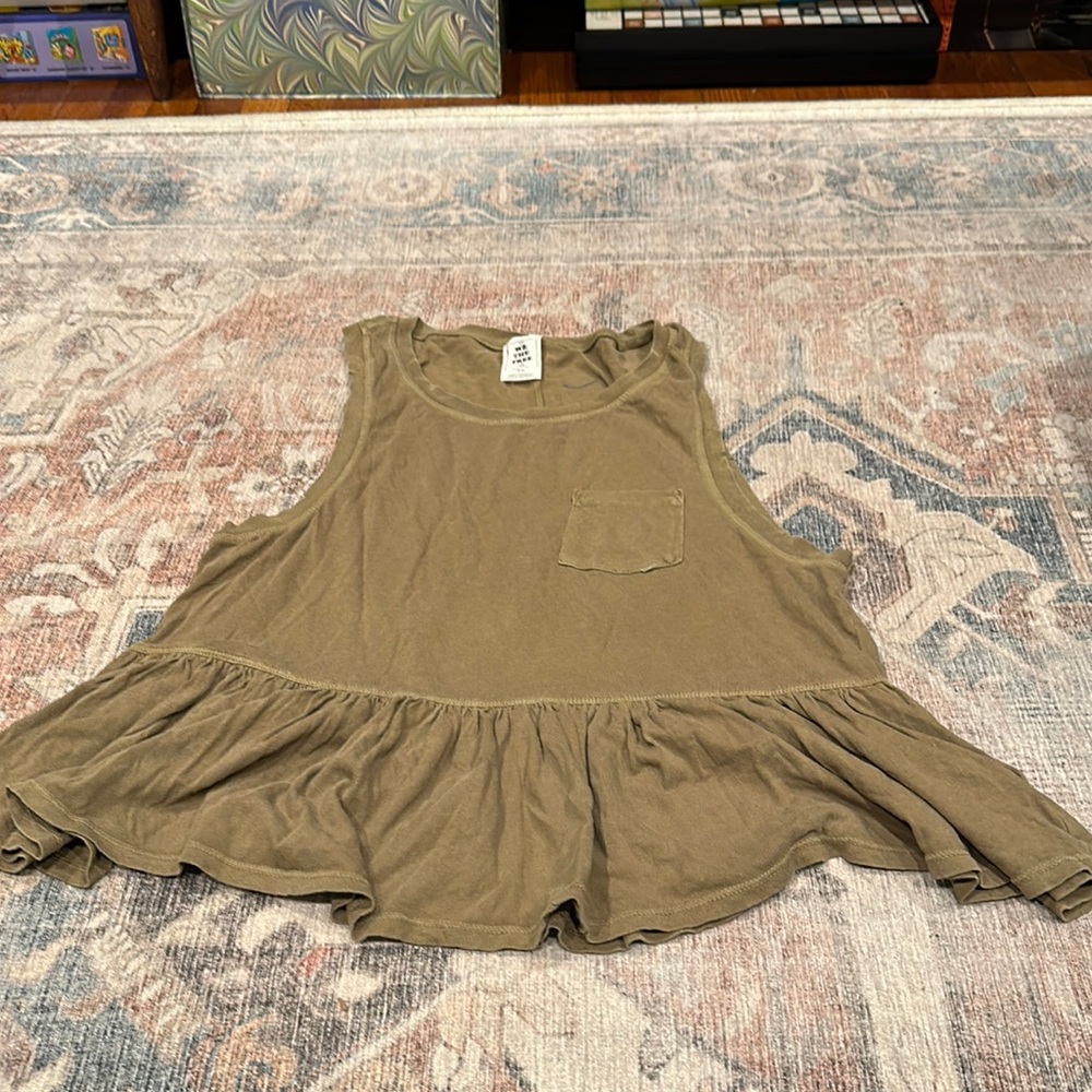 Free People We the Free ruffle bottom pocket tank EUC size medium
